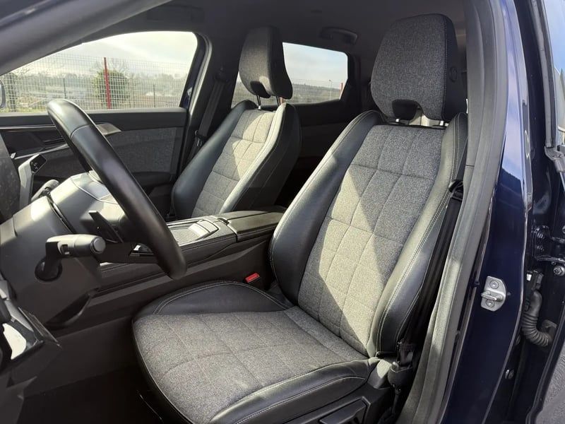 Photo de la voiture RENAULT ESPACE VI E-Tech hybrid 200 Techno