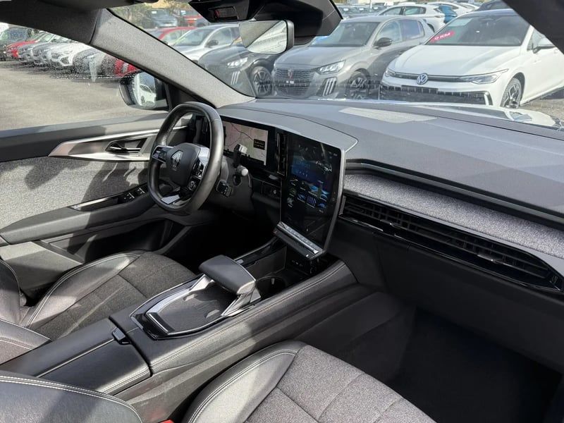 Photo de la voiture RENAULT ESPACE VI E-Tech hybrid 200 Techno