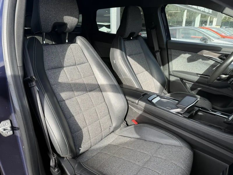 Photo de la voiture RENAULT ESPACE VI E-Tech hybrid 200 Techno
