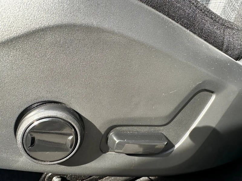 Photo de la voiture VOLVO XC60 T6 AWD Hybride rechargeable 253 ch+145 ch Geartronic 8 Plus Style Chrome