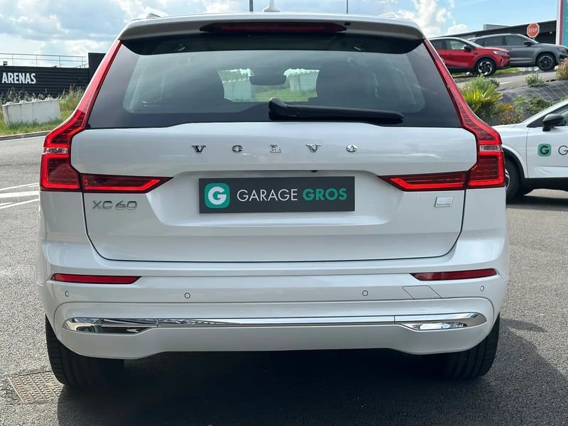 Photo de la voiture VOLVO XC60 T6 AWD Hybride rechargeable 253 ch+145 ch Geartronic 8 Plus Style Chrome