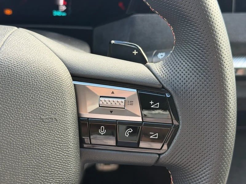 Photo de la voiture DS DS 4 Hybride E-Tense 225 EAT8 Performance Line+