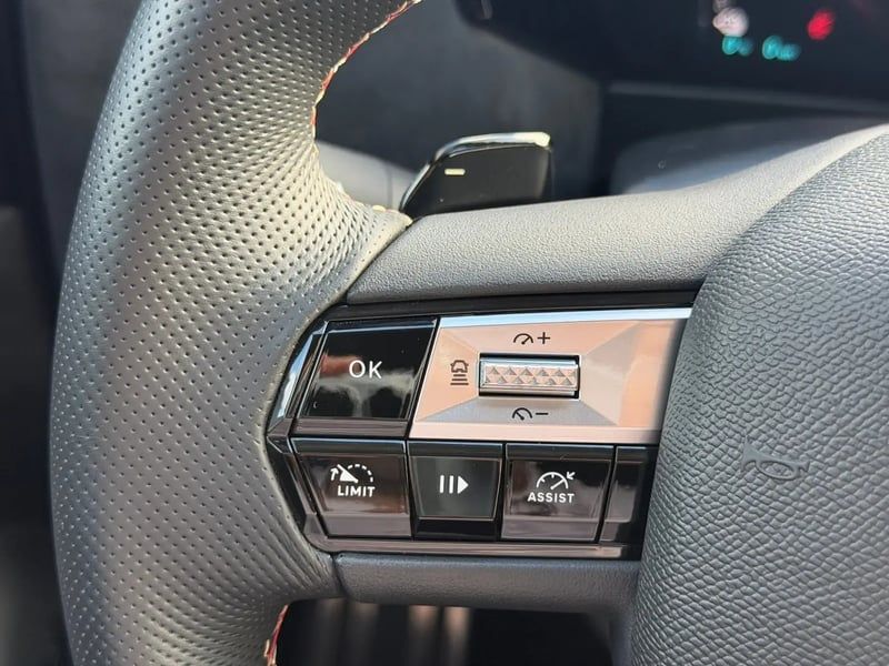Photo de la voiture DS DS 4 Hybride E-Tense 225 EAT8 Performance Line+
