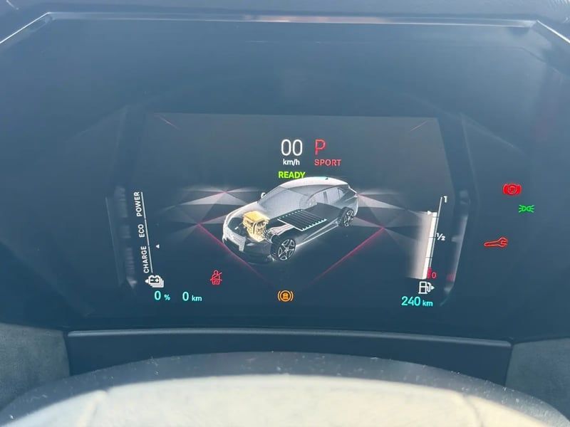 Photo de la voiture DS DS 4 Hybride E-Tense 225 EAT8 Performance Line+