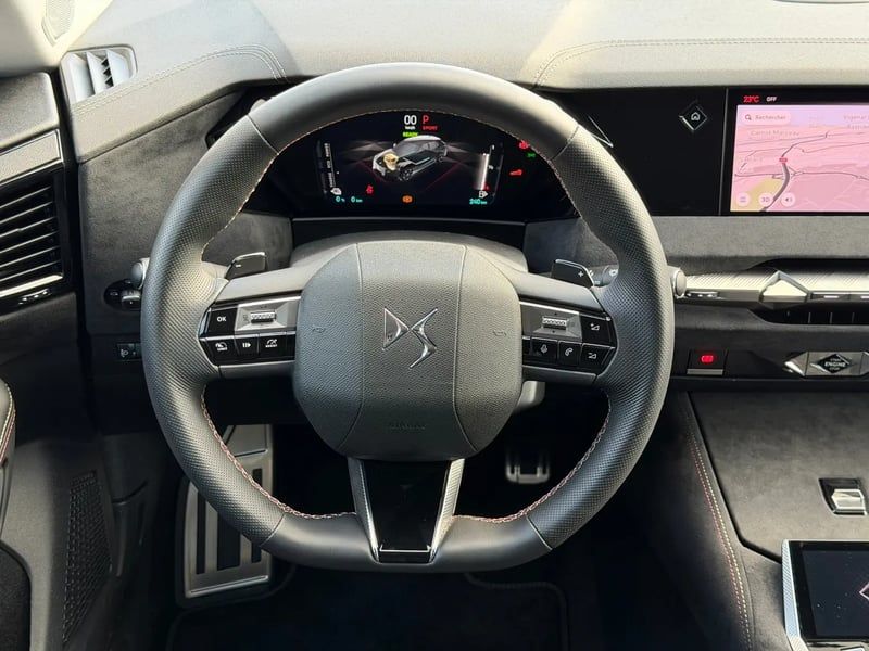 Photo de la voiture DS DS 4 Hybride E-Tense 225 EAT8 Performance Line+