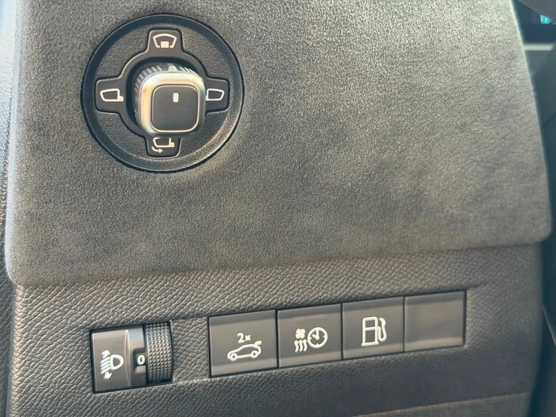 Photo de la voiture DS DS 4 Hybride E-Tense 225 EAT8 Performance Line+