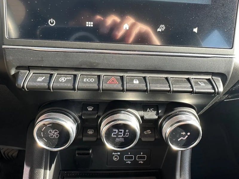 Photo de la voiture RENAULT CAPTUR TCe 100 Intens