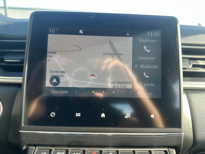 Photo de la voiture RENAULT CAPTUR TCe 100 Intens