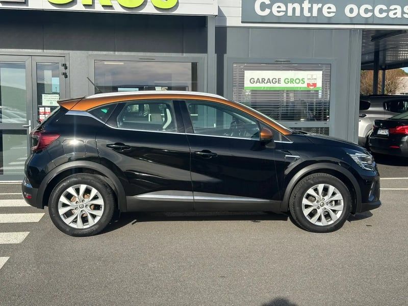 Photo de la voiture RENAULT CAPTUR TCe 100 Intens