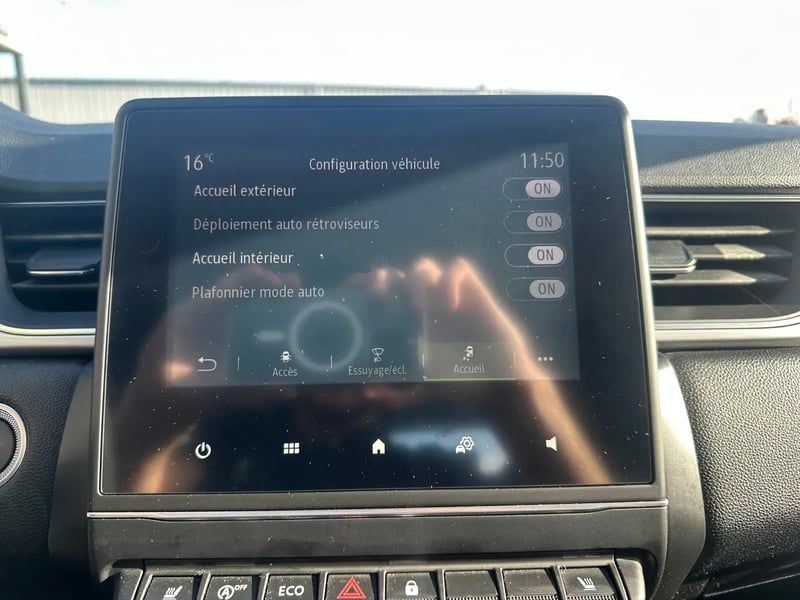 Photo de la voiture RENAULT CAPTUR TCe 100 Intens