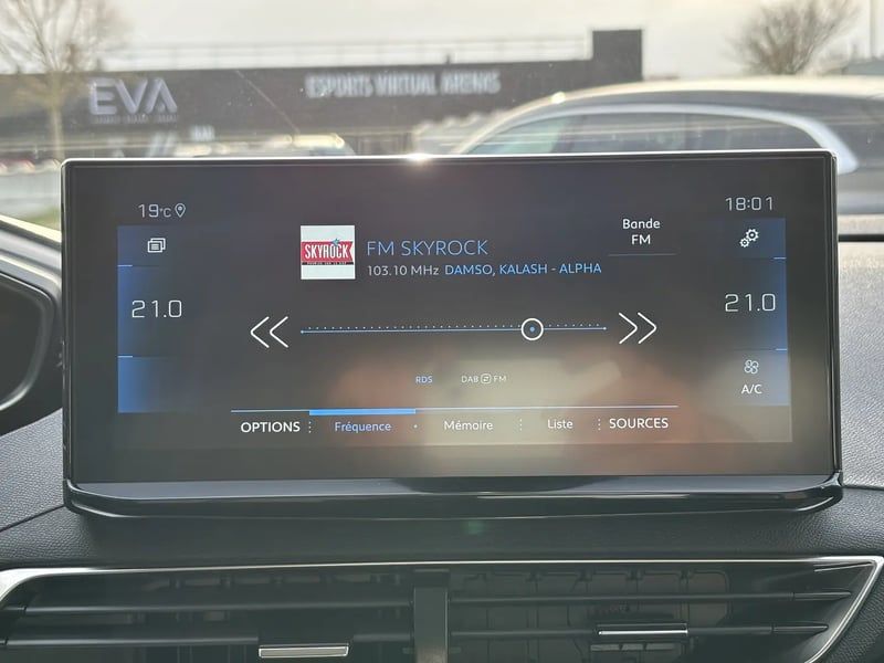 Photo de la voiture PEUGEOT 5008 BlueHDi 130ch S&S BVM6 Allure