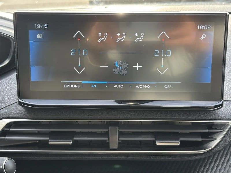 Photo de la voiture PEUGEOT 5008 BlueHDi 130ch S&S BVM6 Allure