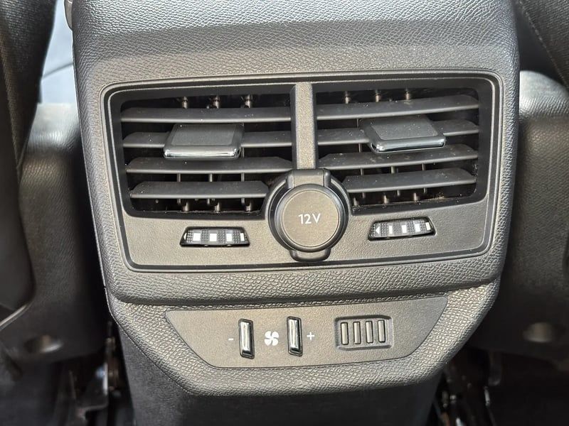 Photo de la voiture PEUGEOT 5008 BlueHDi 130ch S&S BVM6 Allure