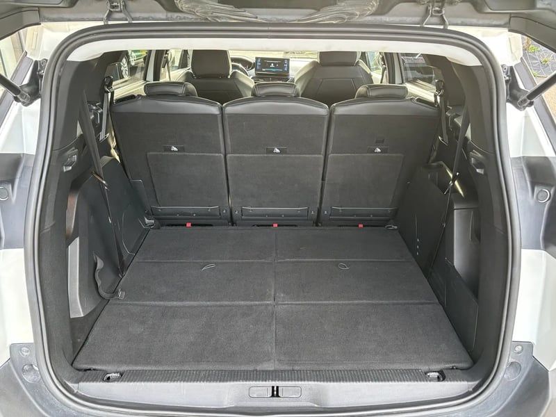 Photo de la voiture PEUGEOT 5008 BlueHDi 130ch S&S BVM6 Allure