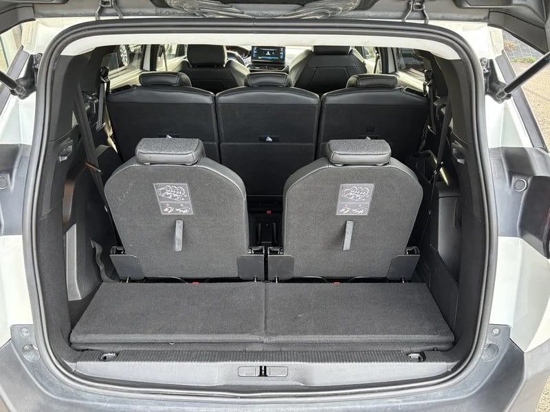 Photo de la voiture PEUGEOT 5008 BlueHDi 130ch S&S BVM6 Allure