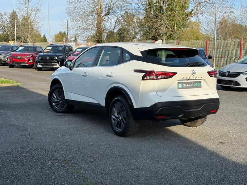 Photo de la voiture NISSAN QASHQAI Mild Hybrid 140 ch N-Connecta