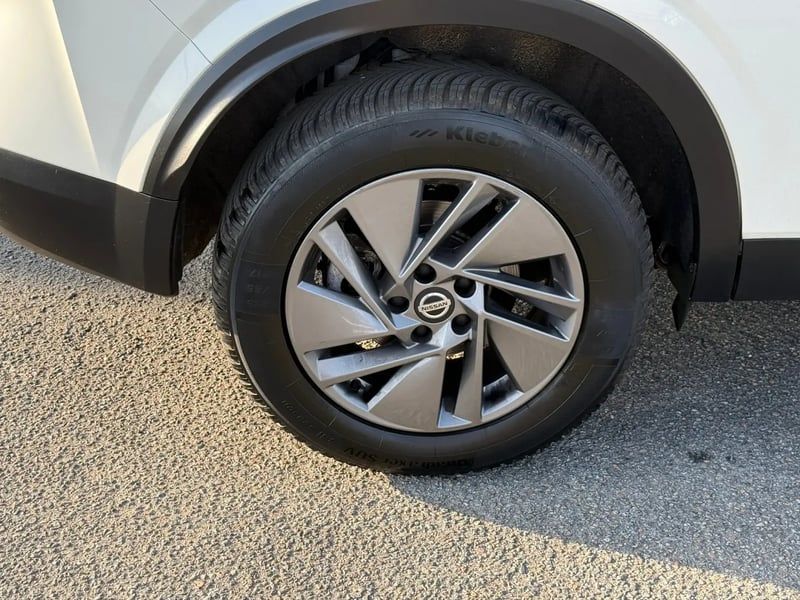 Photo de la voiture NISSAN QASHQAI Mild Hybrid 140 ch N-Connecta