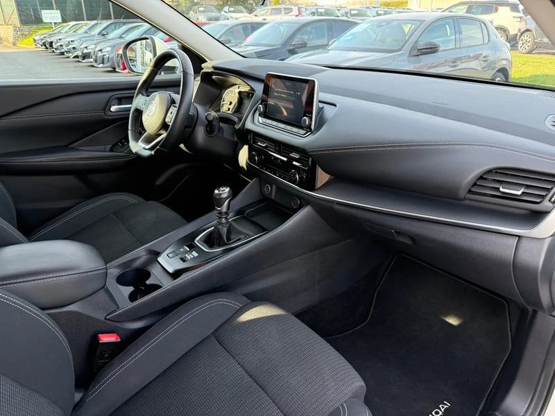 Photo de la voiture NISSAN QASHQAI Mild Hybrid 140 ch N-Connecta