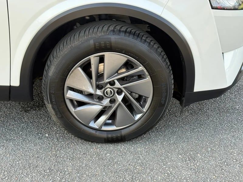 Photo de la voiture NISSAN QASHQAI Mild Hybrid 140 ch N-Connecta