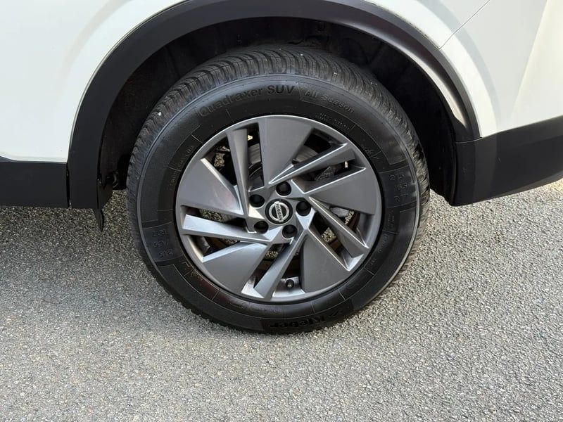 Photo de la voiture NISSAN QASHQAI Mild Hybrid 140 ch N-Connecta