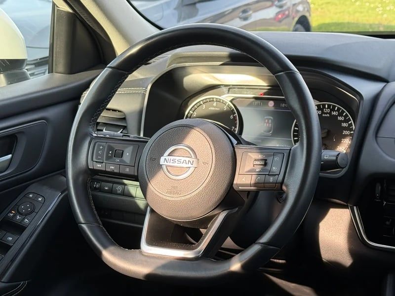 Photo de la voiture NISSAN QASHQAI Mild Hybrid 140 ch N-Connecta