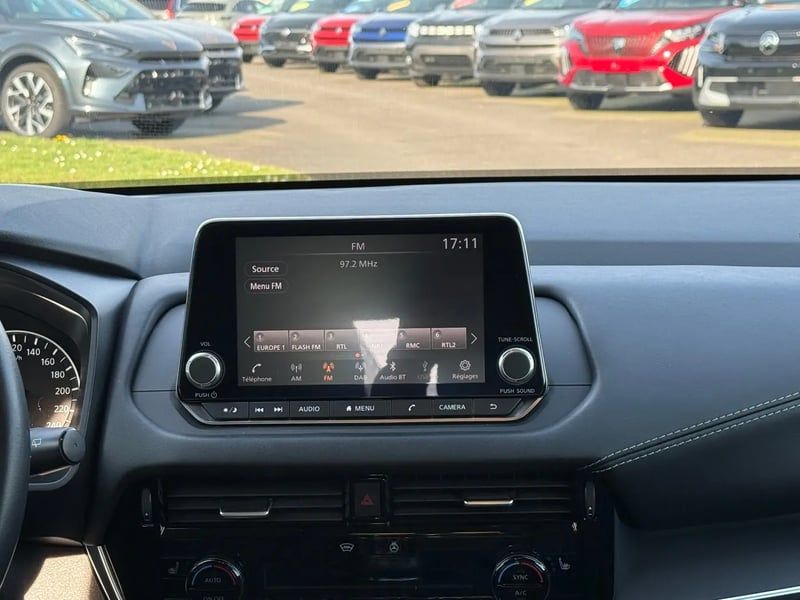 Photo de la voiture NISSAN QASHQAI Mild Hybrid 140 ch N-Connecta