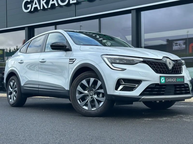 Photo de la voiture RENAULT ARKANA mild hybrid 140 EDC GSR2 Evolution