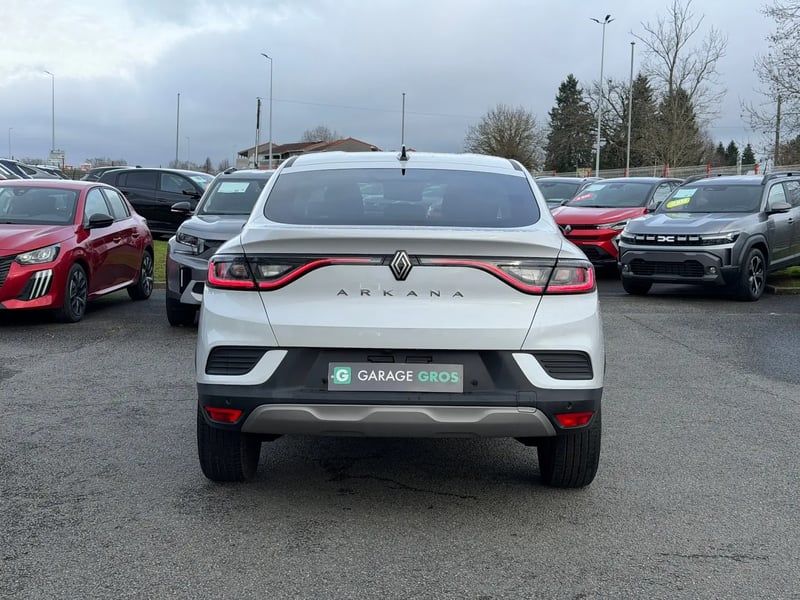 Photo de la voiture RENAULT ARKANA mild hybrid 140 EDC GSR2 Evolution