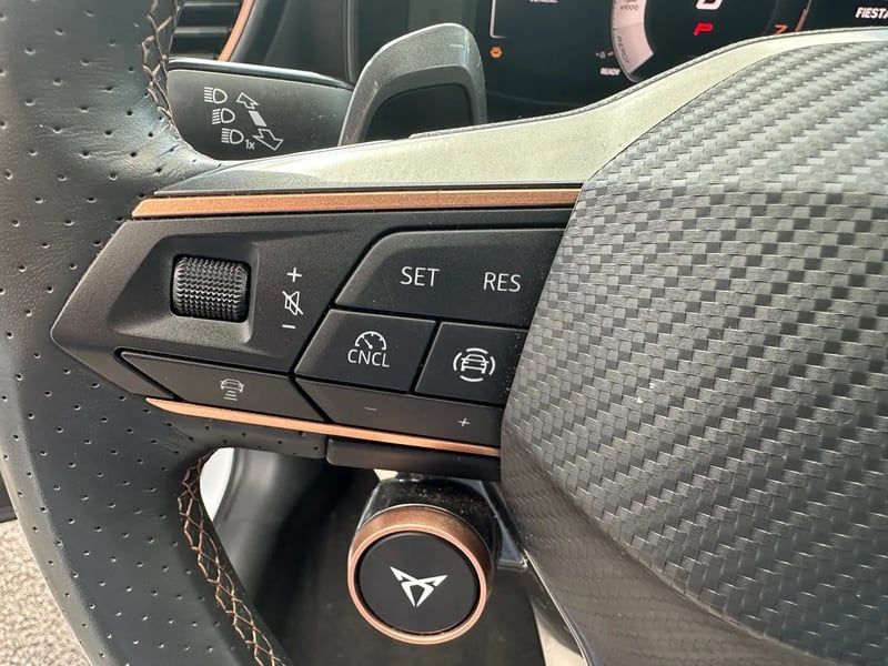 Photo de la voiture CUPRA FORMENTOR 1.5 eTSI Hybrid 150 ch DSG7 V
