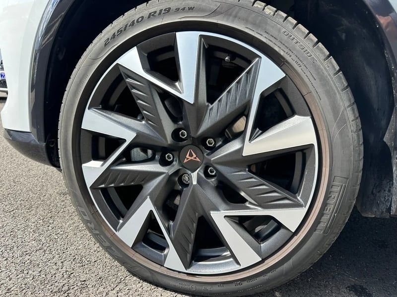 Photo de la voiture CUPRA FORMENTOR 1.5 eTSI Hybrid 150 ch DSG7 V