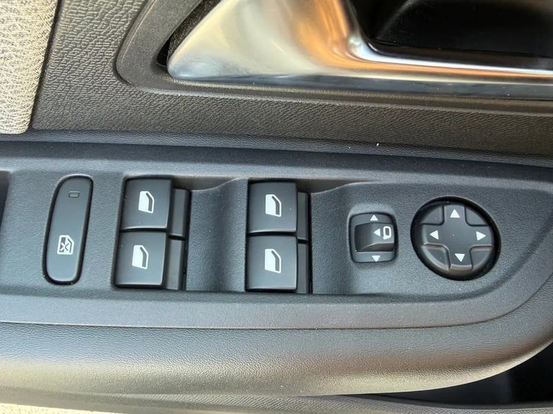 Photo de la voiture CITROEN C4 BlueHDi 130 S&S EAT8 Feel Pack