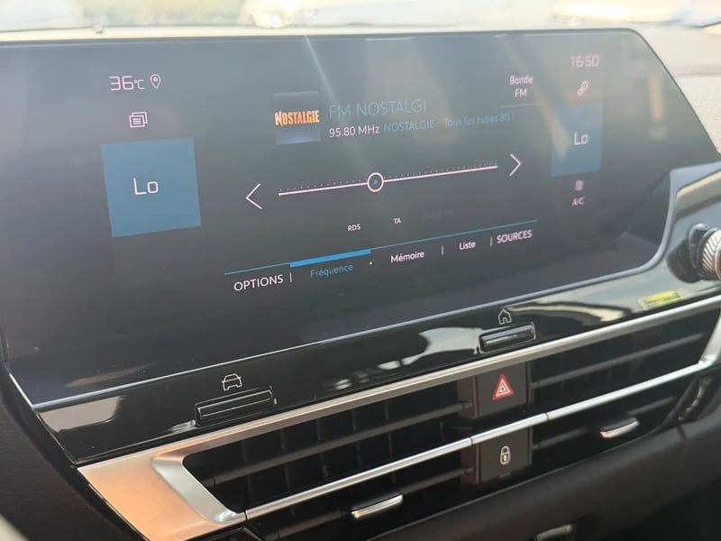 Photo de la voiture CITROEN C4 BlueHDi 130 S&S EAT8 Feel Pack