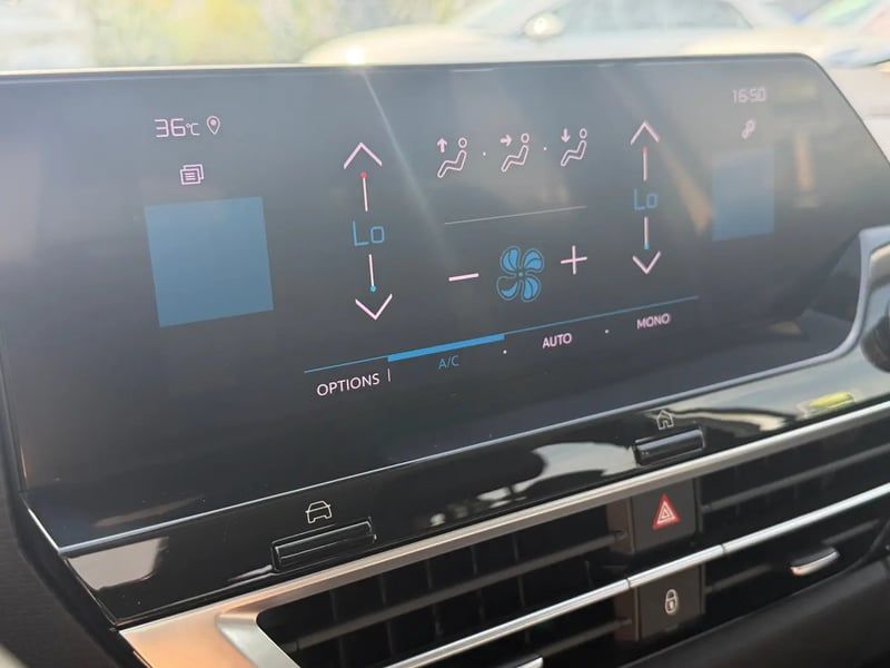 Photo de la voiture CITROEN C4 BlueHDi 130 S&S EAT8 Feel Pack