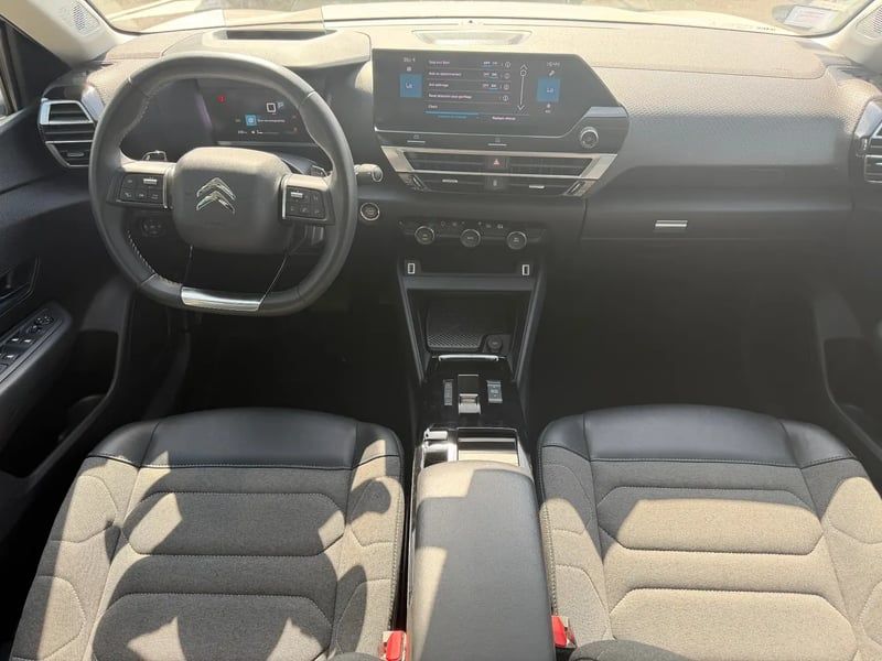 Photo de la voiture CITROEN C4 BlueHDi 130 S&S EAT8 Feel Pack