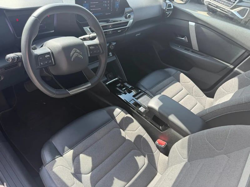 Photo de la voiture CITROEN C4 BlueHDi 130 S&S EAT8 Feel Pack