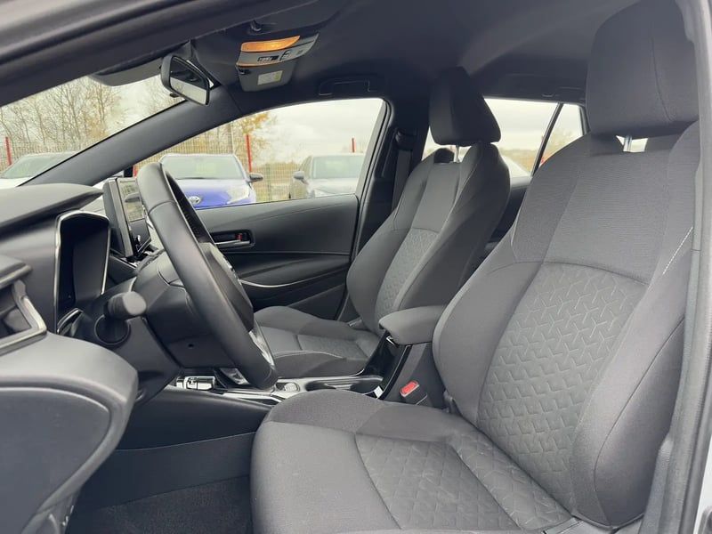 Photo de la voiture TOYOTA COROLLA TOURING SPORTS HYBRIDE MY22 122h Dynamic