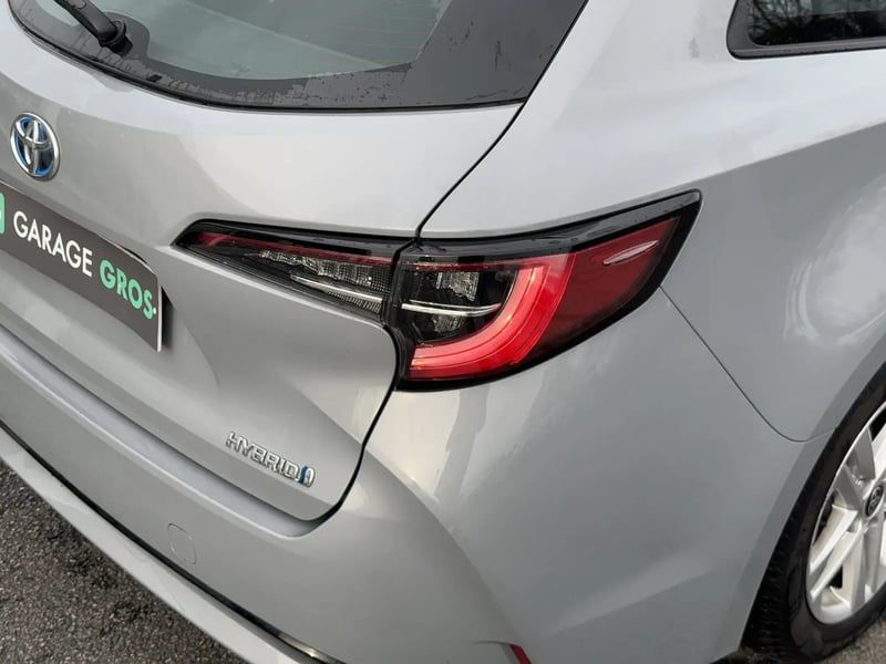 Photo de la voiture TOYOTA COROLLA TOURING SPORTS HYBRIDE MY22 122h Dynamic