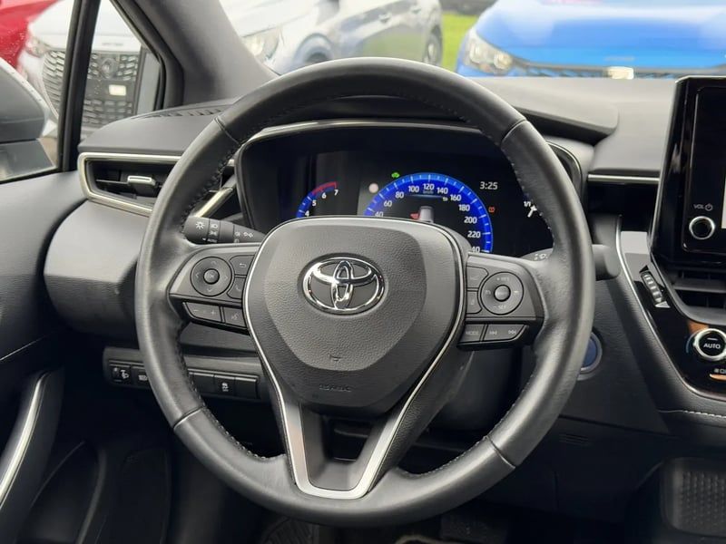 Photo de la voiture TOYOTA COROLLA TOURING SPORTS HYBRIDE MY22 122h Dynamic