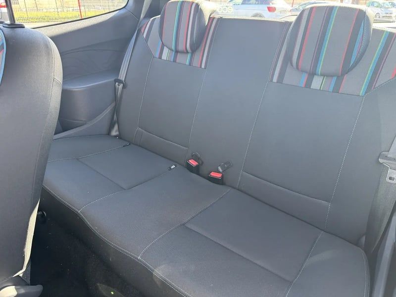 Photo de la voiture RENAULT TWINGO II 1.2 LEV 16v 75 eco2 Authentique