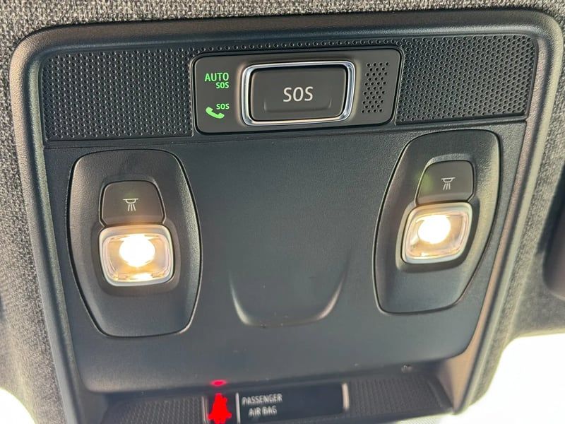 Photo de la voiture RENAULT CLIO V TCe 90 Techno