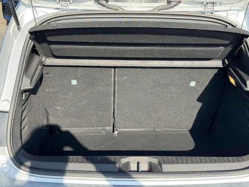 Photo de la voiture RENAULT CLIO V TCe 90 Techno