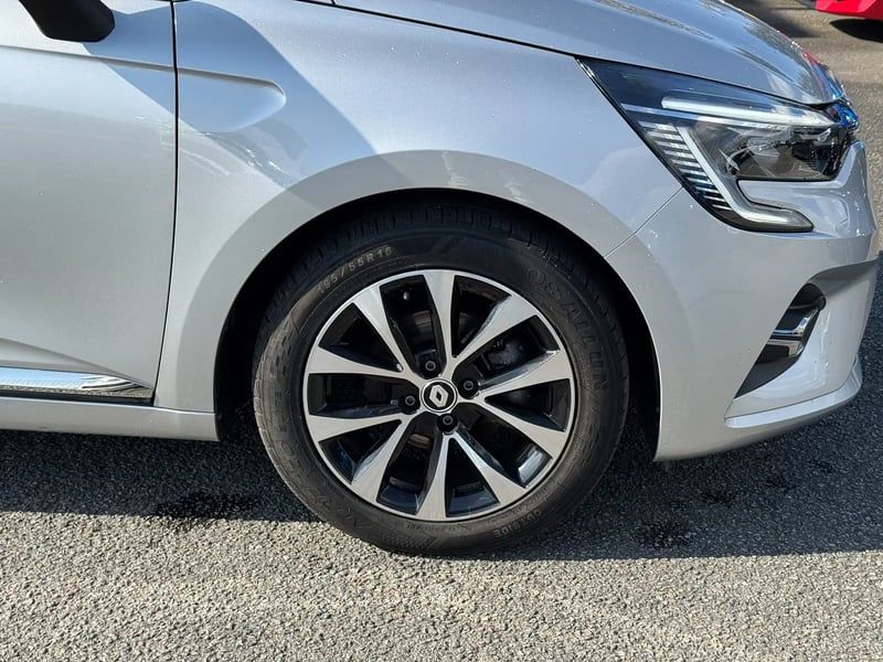 Photo de la voiture RENAULT CLIO V TCe 90 Techno