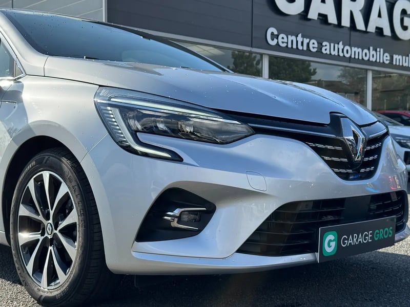 Photo de la voiture RENAULT CLIO V TCe 90 Techno