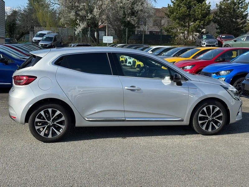 Photo de la voiture RENAULT CLIO V TCe 90 Techno