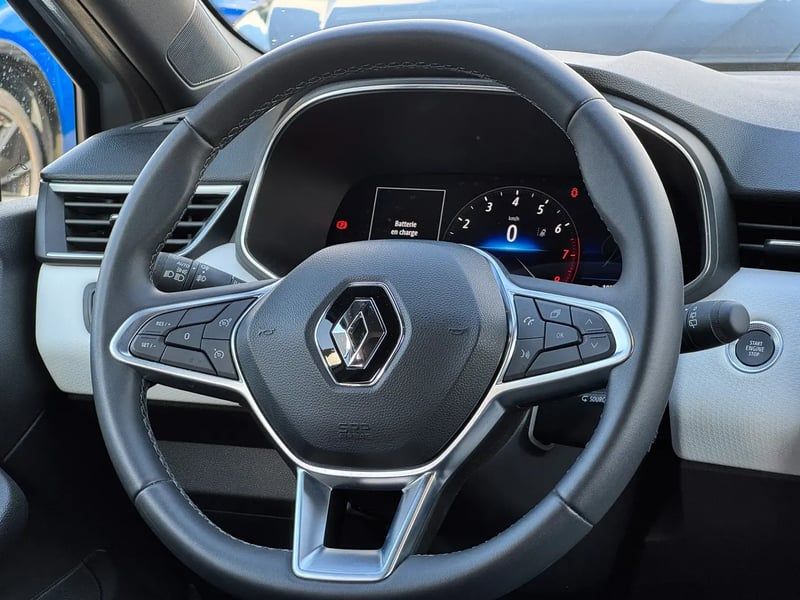 Photo de la voiture RENAULT CLIO V TCe 90 Techno