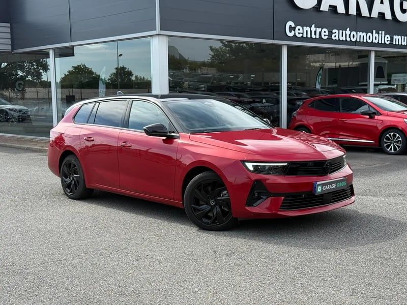 Photo de la voiture OPEL ASTRA SPORTS TOURER Hybride Rechargeable 180 ch BVA8 GS