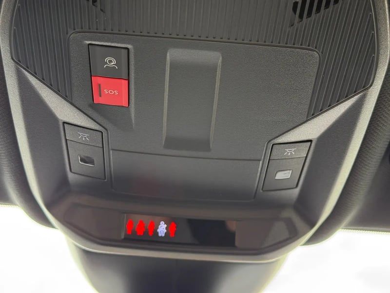 Photo de la voiture OPEL ASTRA SPORTS TOURER Hybride Rechargeable 180 ch BVA8 GS