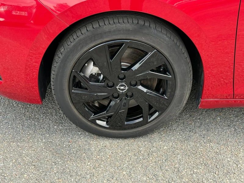 Photo de la voiture OPEL ASTRA SPORTS TOURER Hybride Rechargeable 180 ch BVA8 GS
