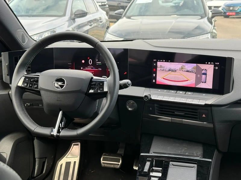 Photo de la voiture OPEL ASTRA SPORTS TOURER Hybride Rechargeable 180 ch BVA8 GS