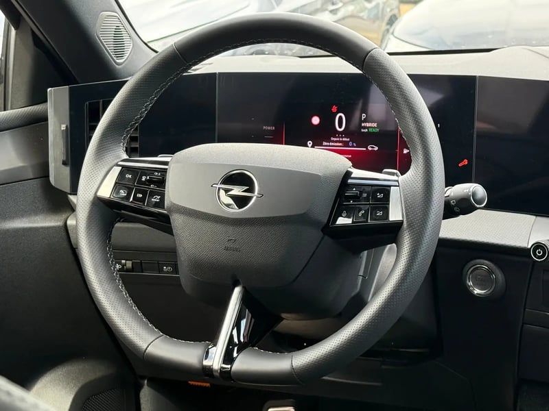 Photo de la voiture OPEL ASTRA SPORTS TOURER Hybride Rechargeable 180 ch BVA8 GS